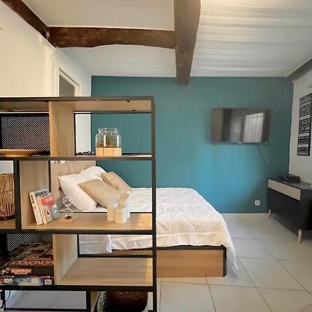 Le Viala, Studio Dans Le Centre Historique De Hyères Extérieur photo