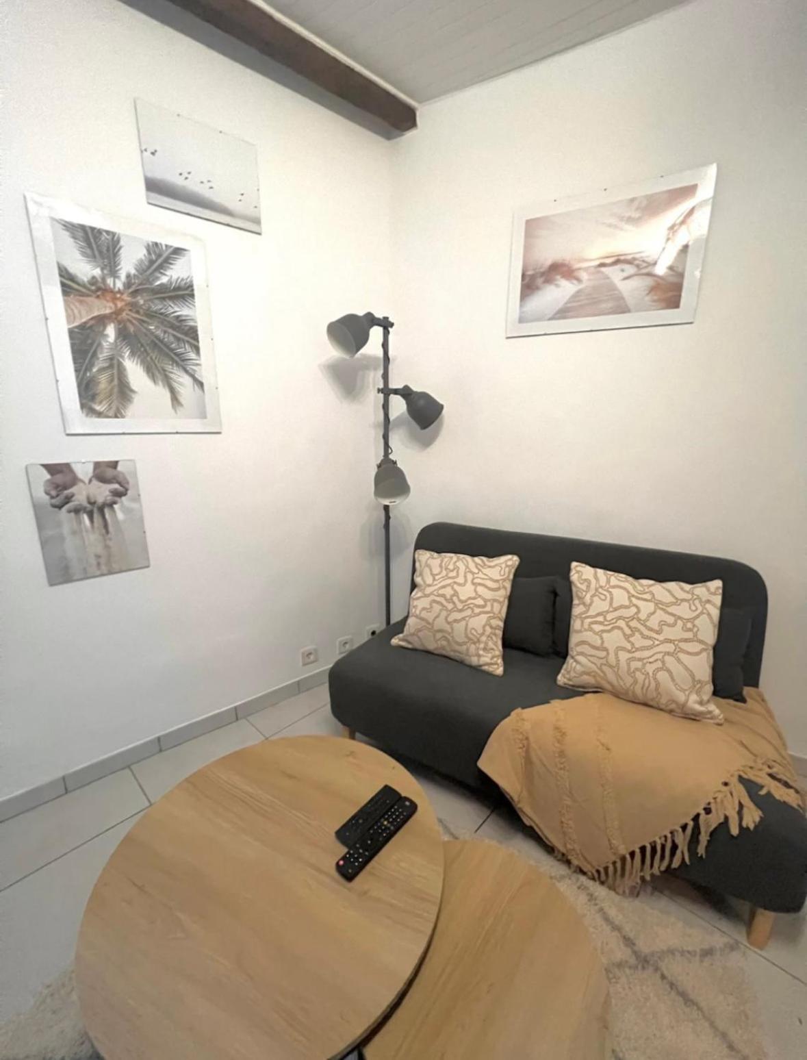 Le Viala, Studio Dans Le Centre Historique De Hyères Extérieur photo
