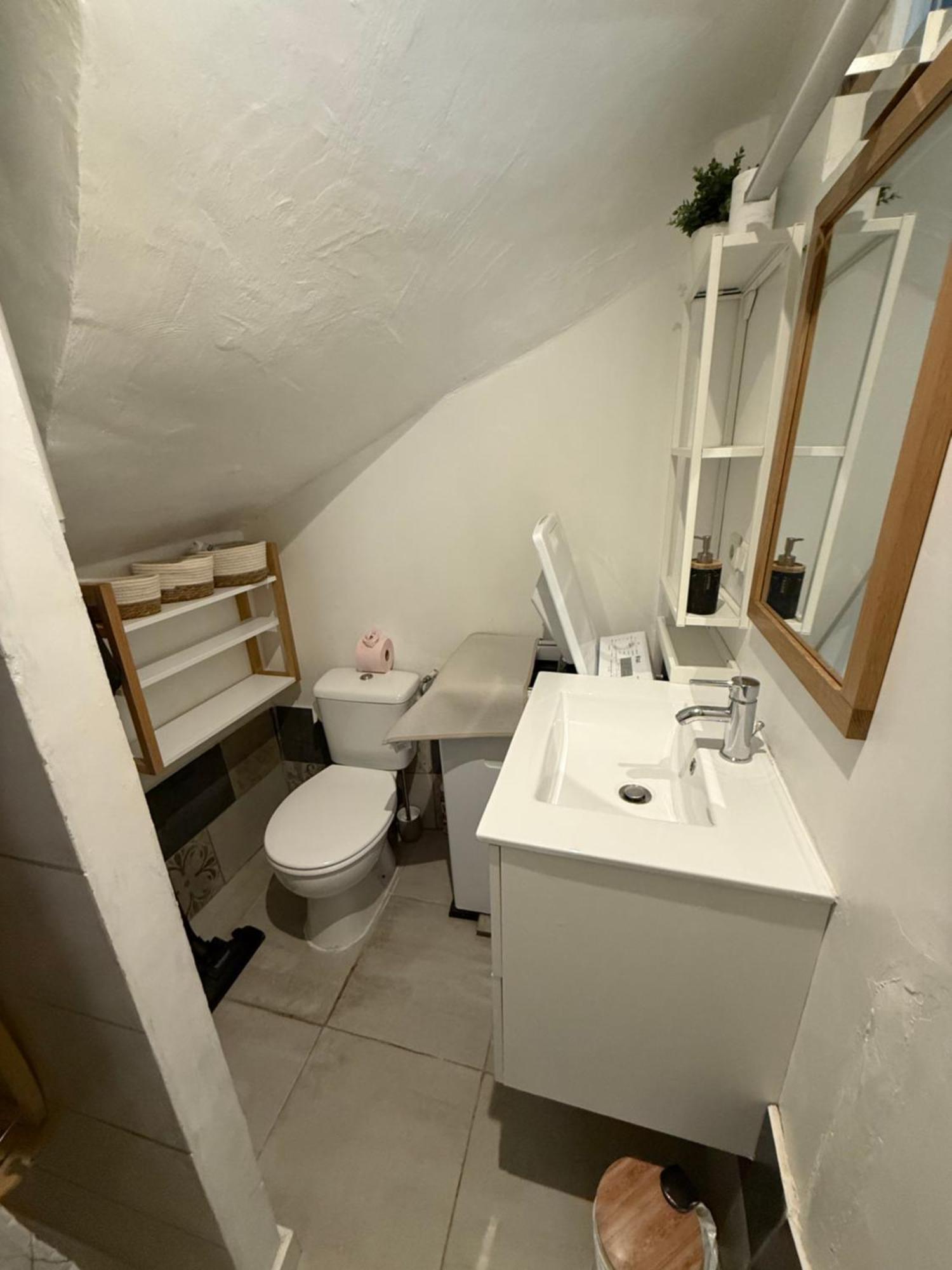 Le Viala, Studio Dans Le Centre Historique De Hyères Extérieur photo
