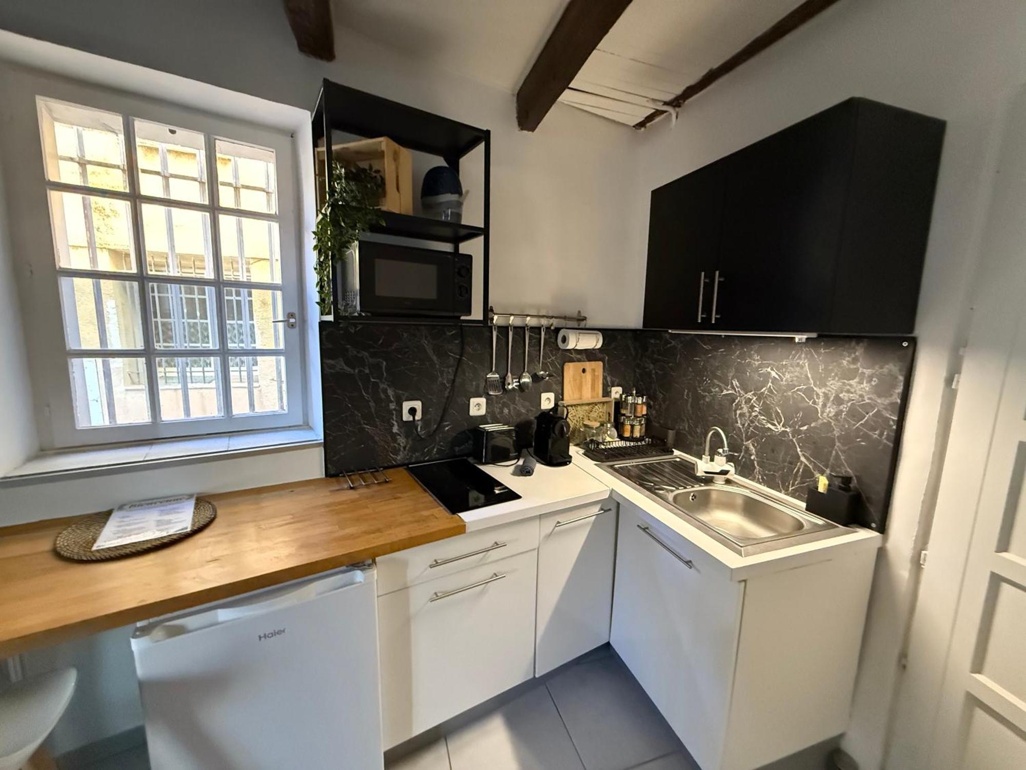 Le Viala, Studio Dans Le Centre Historique De Hyères Extérieur photo